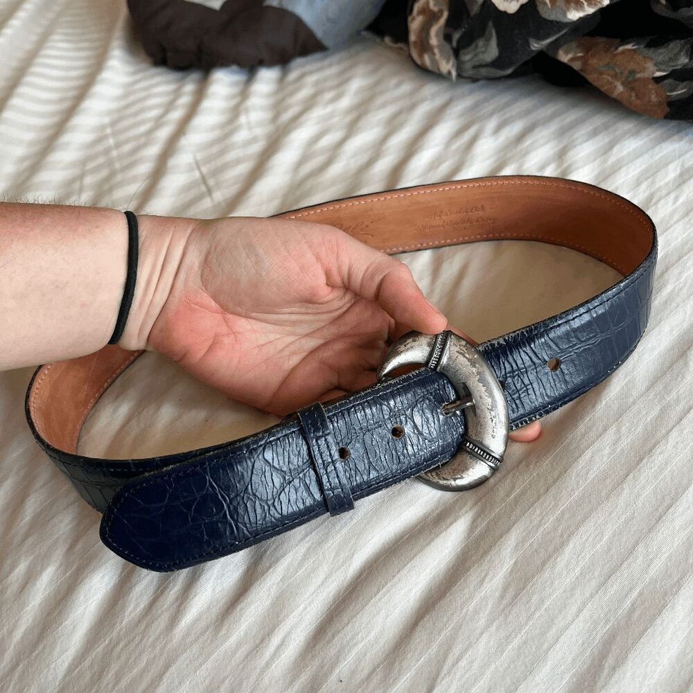 Zelé Atlanta Navy Embossed Leather Belt Silver Buckle Cowhide Lining 28 Small